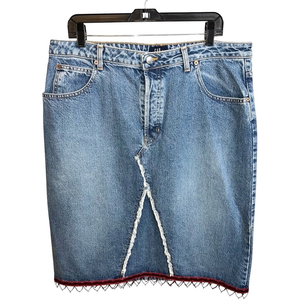 Gap Denim Jean Skirt Women’s Size 16 Blue Red Beaded Button Fly Waist 37 Vintage